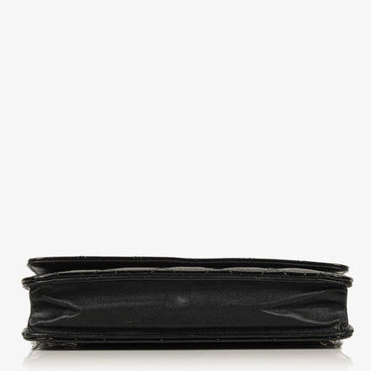 Chanel Wallet On Chain WOC aus schwarzem gestepptem Lackleder mit silberfarbenen Beschlägen