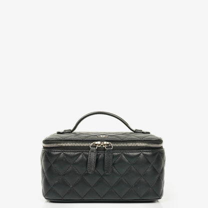 Chanel Vanity Case in Schwarz mit Steppung
