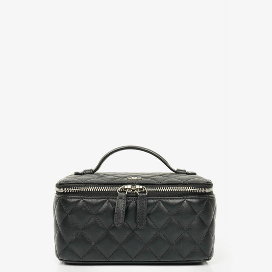 Chanel Vanity Case in Schwarz mit Steppung