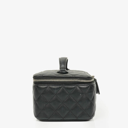 Chanel Vanity Case in Schwarz mit Steppung