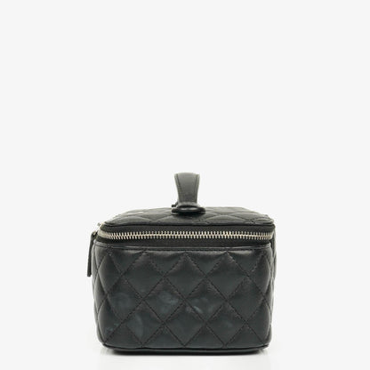 Chanel Vanity Case in Schwarz mit Steppung