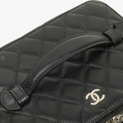 Chanel Vanity Case in Schwarz mit Steppung