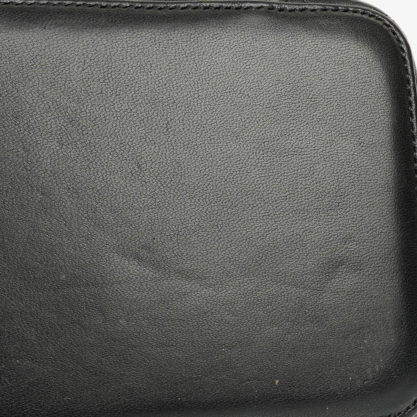 Chanel Vanity Case in Schwarz mit Steppung
