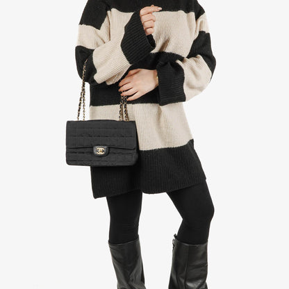 Chanel Travel Line Chocolate Bar Single Flap Tasche in Schwarz