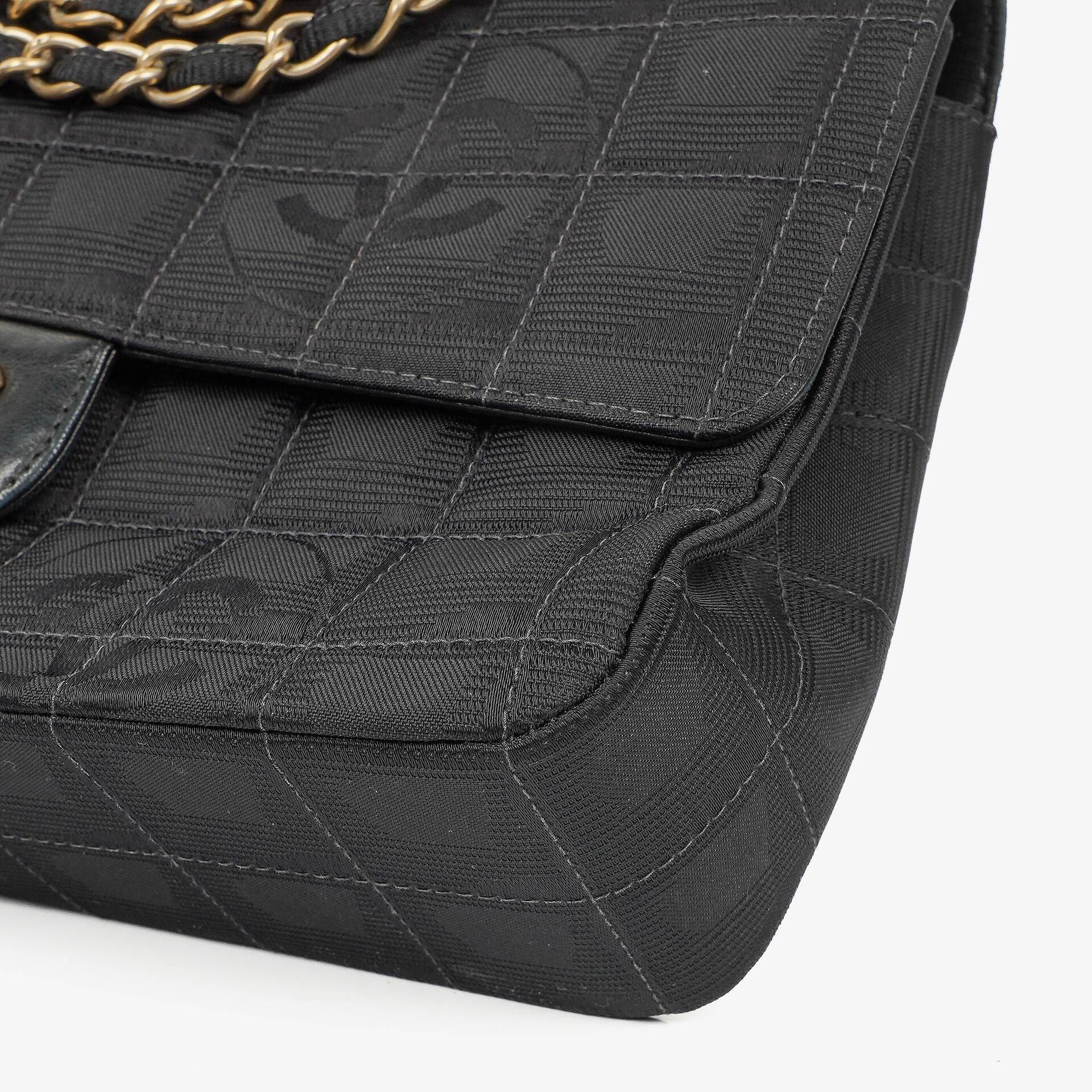 Chanel Travel Line Chocolate Bar Single Flap Tasche in Schwarz