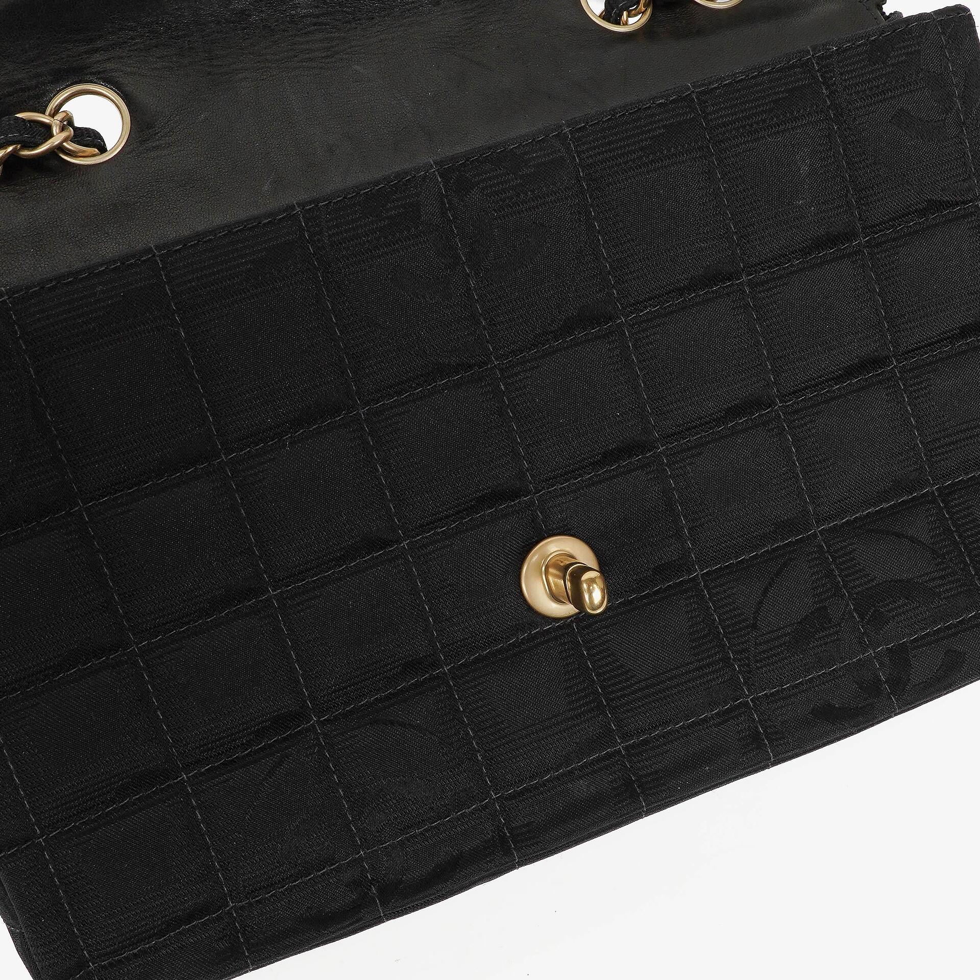 Chanel Travel Line Chocolate Bar Single Flap Tasche in Schwarz