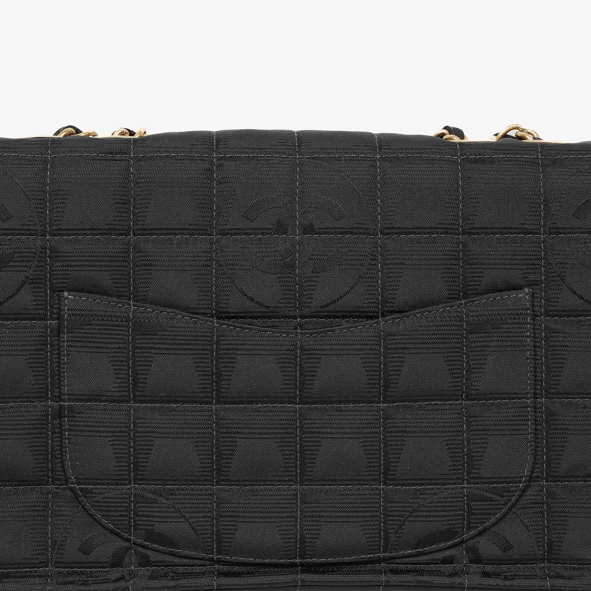 Chanel Travel Line Chocolate Bar Single Flap Tasche in Schwarz