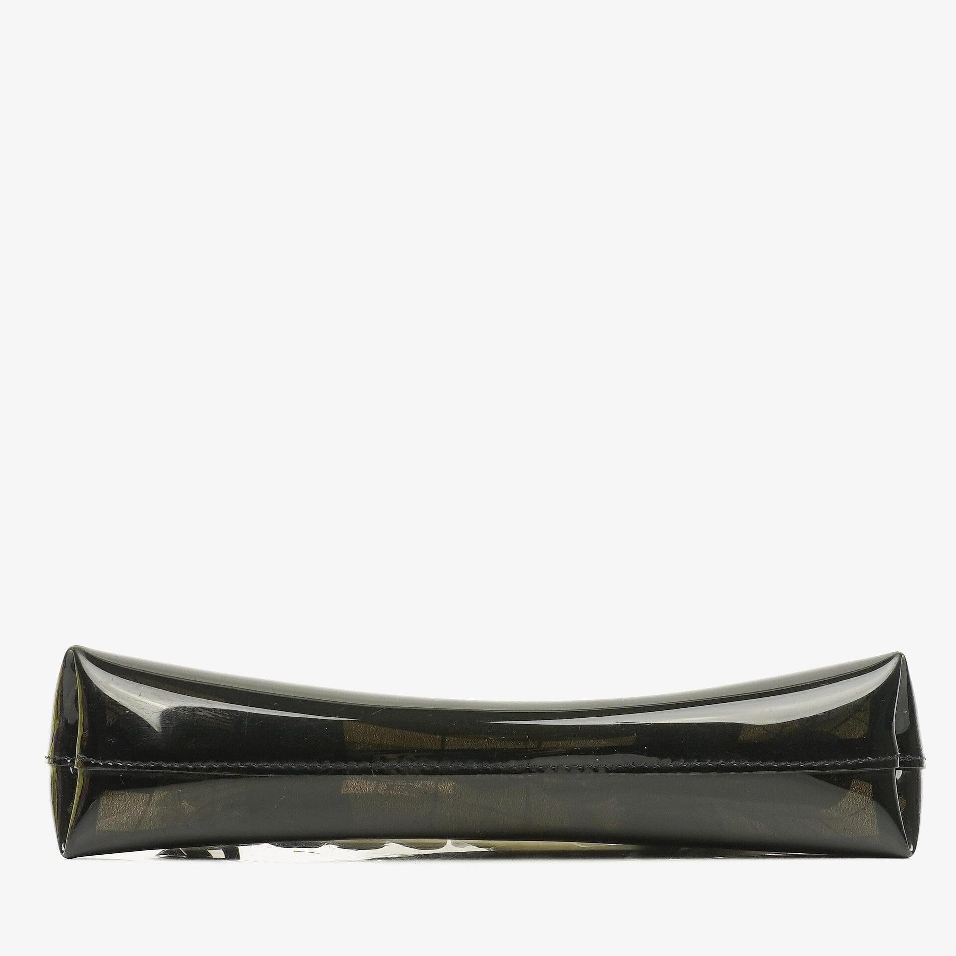 Chanel Schultertasche aus schwarzem Vinyl mit Maison-Fensterdruck, 2003-2004