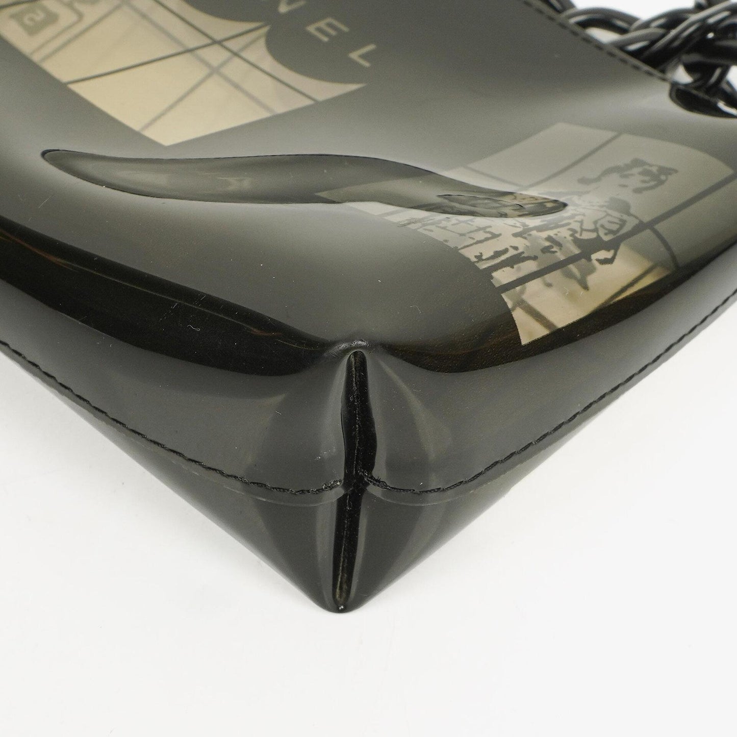 Chanel Schultertasche aus schwarzem Vinyl mit Maison-Fensterdruck, 2003-2004