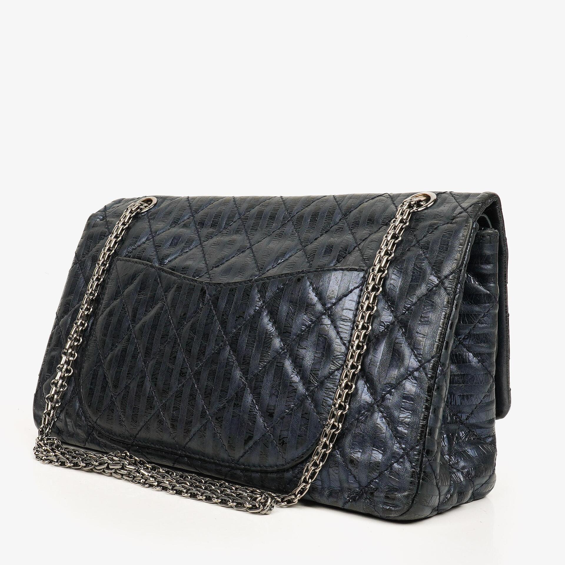 Chanel 2.55 Reissue 227 Jumbo Flap Tasche in Blau Metallic gestreiftem gestepptem Kalbsleder