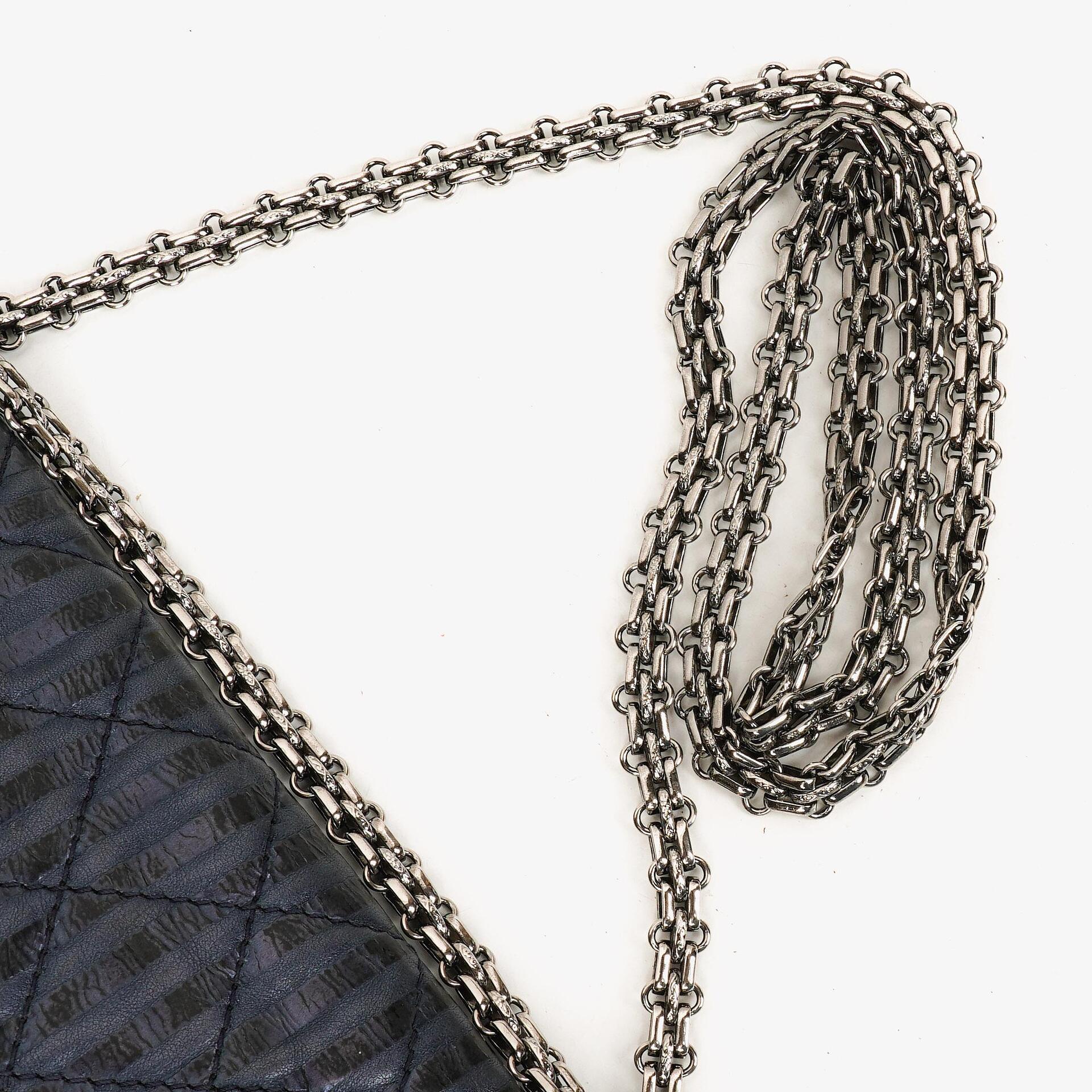 Chanel 2.55 Reissue 227 Jumbo Flap Tasche in Blau Metallic gestreiftem gestepptem Kalbsleder