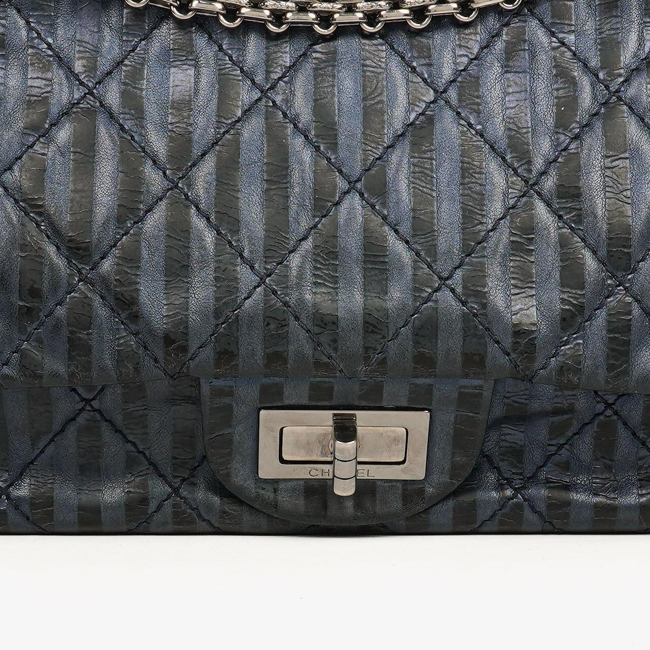 Chanel 2.55 Reissue 227 Jumbo Flap Tasche in Blau Metallic gestreiftem gestepptem Kalbsleder