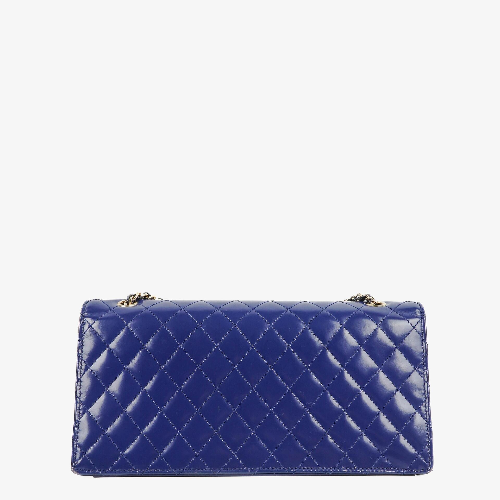 Chanel Blue Steppierte Lackleder Lange Flap-Tasche