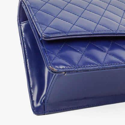Chanel Blue Steppierte Lackleder Lange Flap-Tasche
