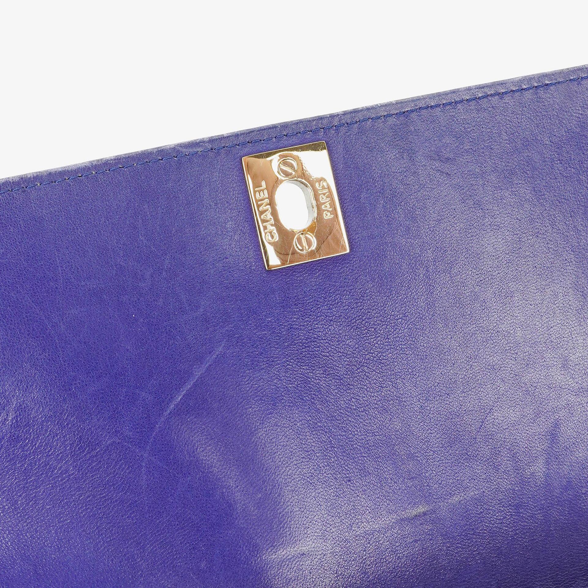 Chanel Blue Steppierte Lackleder Lange Flap-Tasche