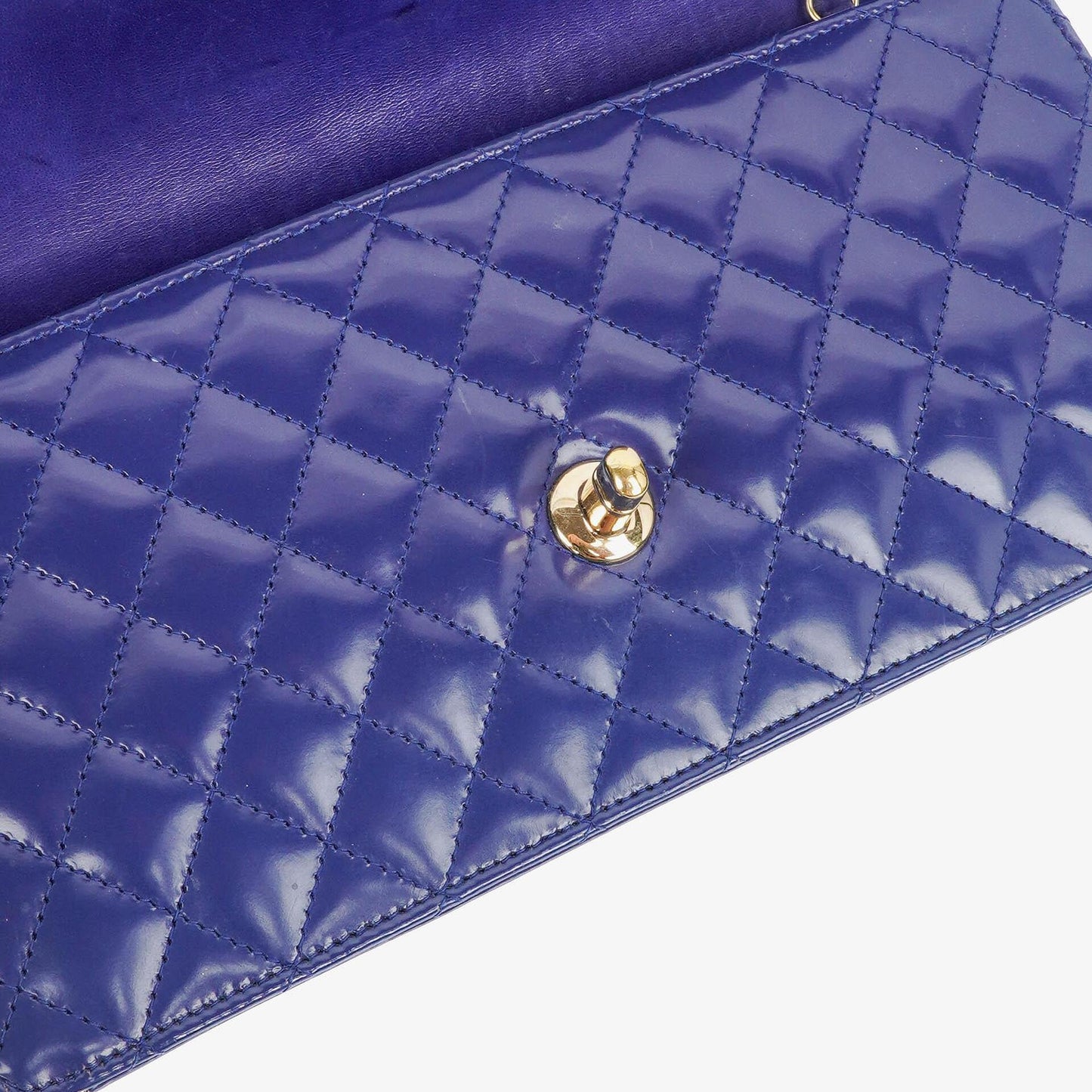 Chanel Blue Steppierte Lackleder Lange Flap-Tasche