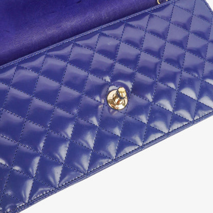 Chanel Blue Steppierte Lackleder Lange Flap-Tasche