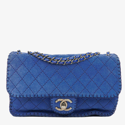 Chanel Large Flap Tasche aus blauem gestepptem Wildleder mit Whipstitch
