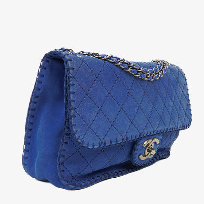 Chanel Large Flap Tasche aus blauem gestepptem Wildleder mit Whipstitch