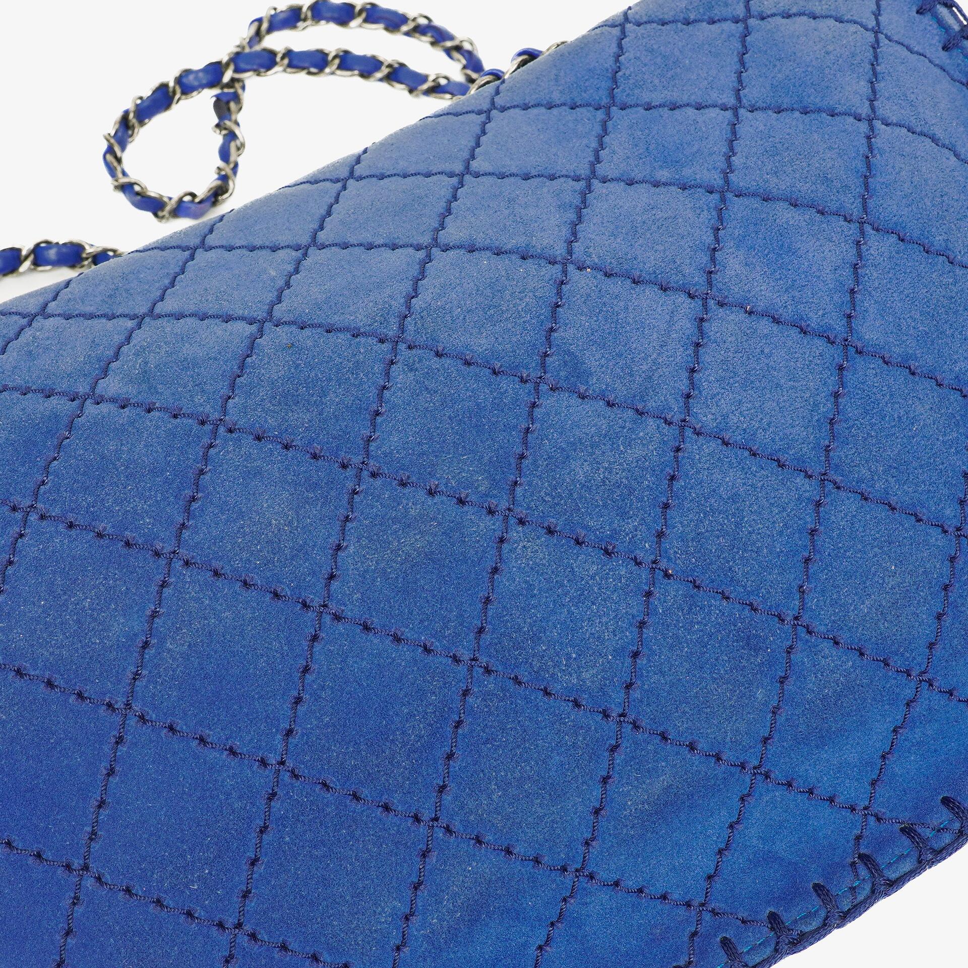 Chanel Large Flap Tasche aus blauem gestepptem Wildleder mit Whipstitch