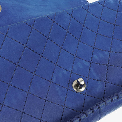 Chanel Large Flap Tasche aus blauem gestepptem Wildleder mit Whipstitch