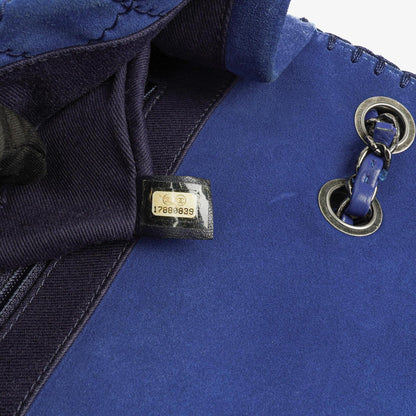 Chanel Large Flap Tasche aus blauem gestepptem Wildleder mit Whipstitch