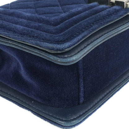 Chanel kleine Boy Flap Tasche aus blauem Samt mit Ruthenium-Hardware