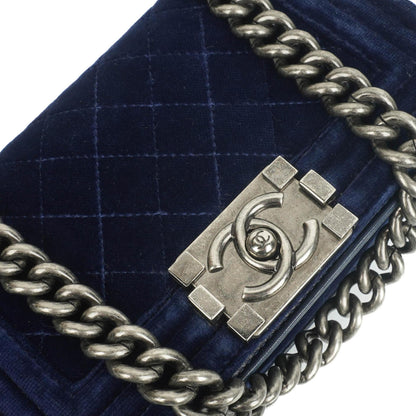 Chanel kleine Boy Flap Tasche aus blauem Samt mit Ruthenium-Hardware