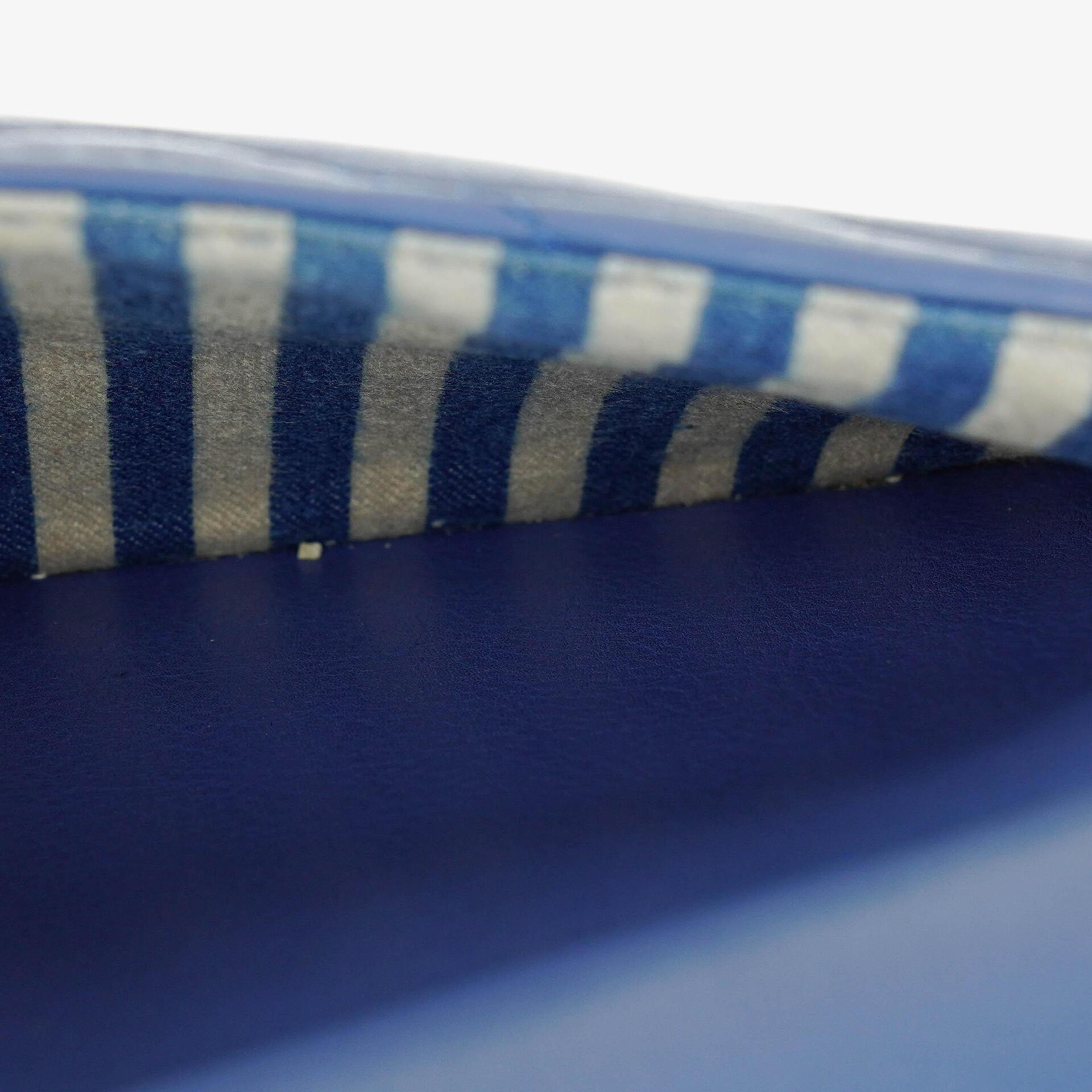Chanel kleine Envelope Flap-Tasche aus blauem Chevron-Leder