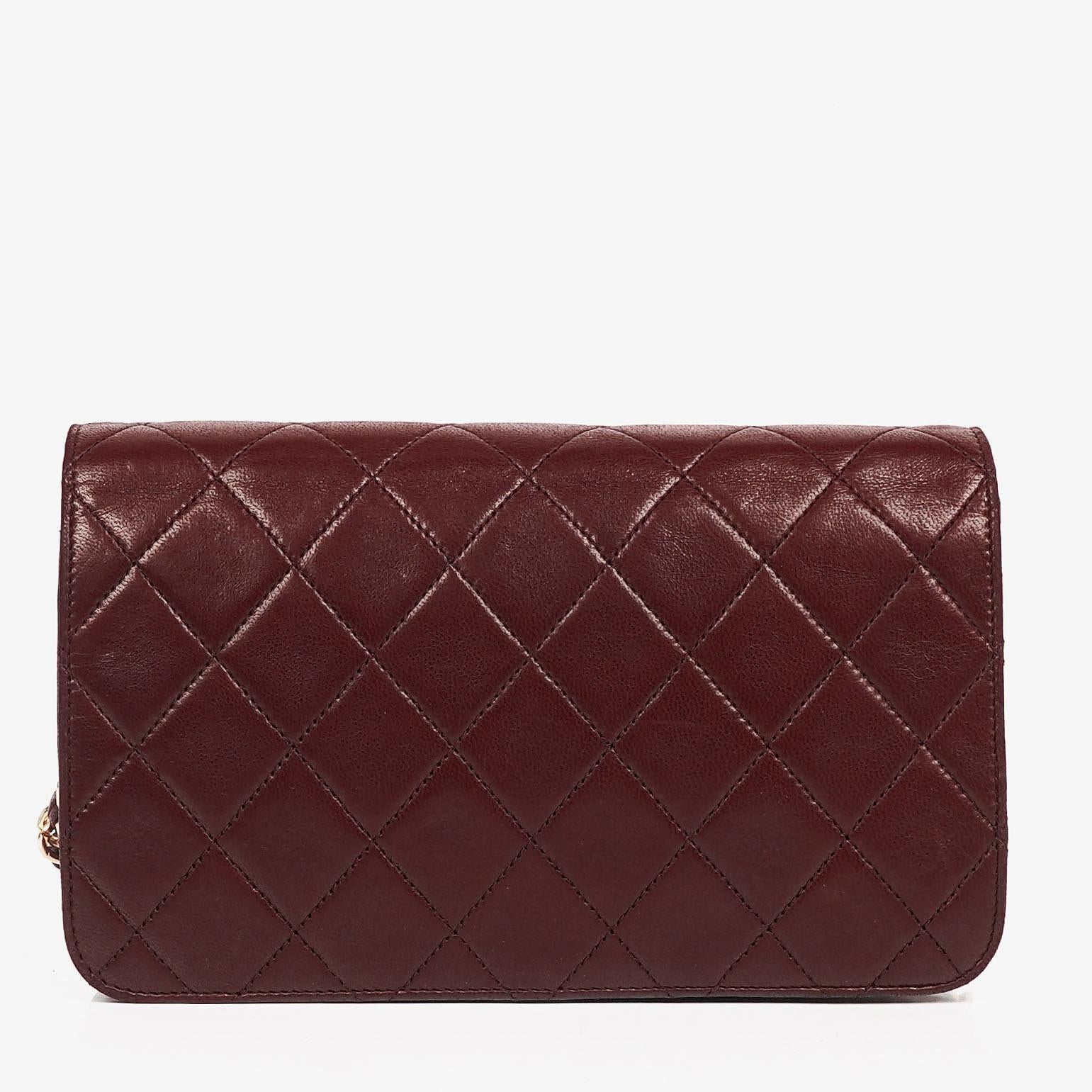 Chanel Mini Classic WOC Full Flap Geldbörse mit Kette aus gestepptem bordeauxfarbenem Lammleder mit 24K vergoldeter Hardware