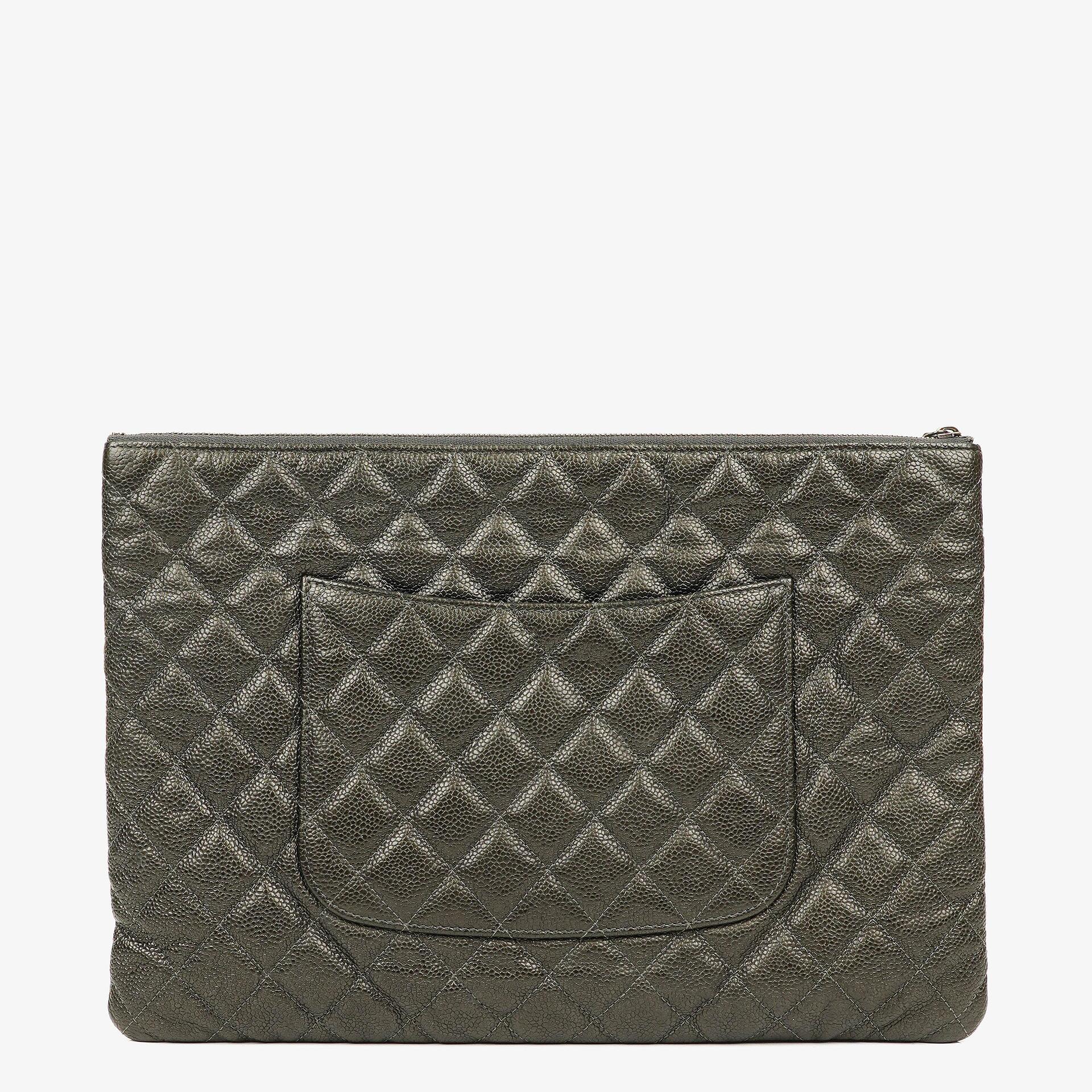 Chanel Boy Kosmetiktasche Groß Metallic Kaviar Steppung