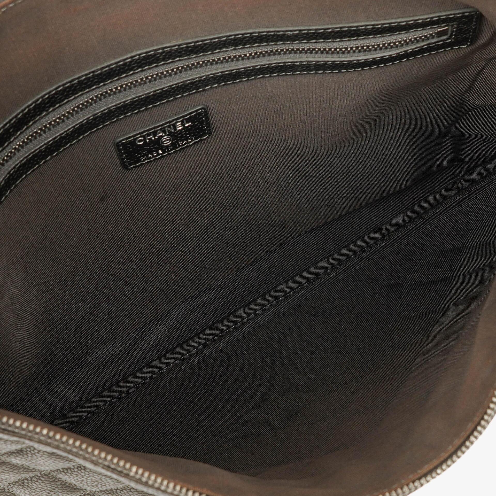 Chanel Boy Kosmetiktasche Groß Metallic Kaviar Steppung