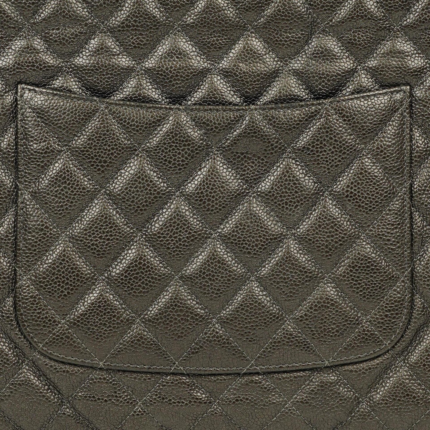 Chanel Boy Kosmetiktasche Groß Metallic Kaviar Steppung
