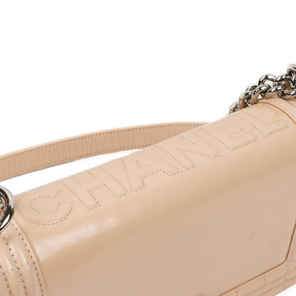 Chanel Boy Flap Bag aus beigem Lackleder
