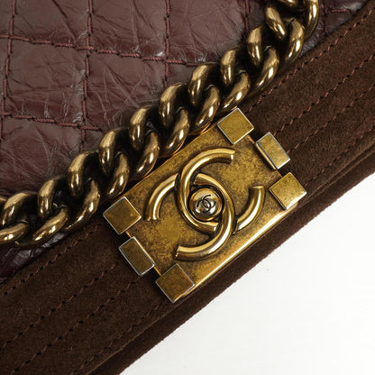 Chanel Boy Mittelgroße Flap Tasche Burgunder Gestepptes Abgenutztes Kalbsleder Gealterte Goldbeschläge, 2013-2014