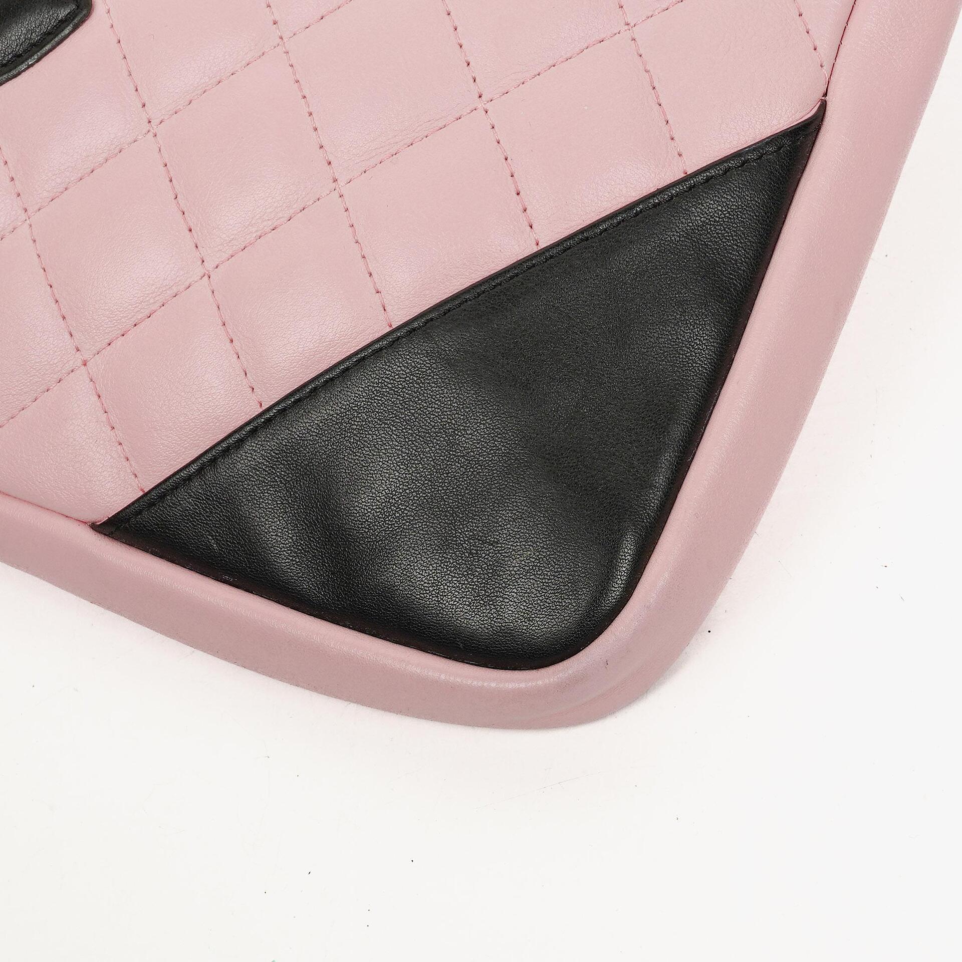Chanel Cambon mittelgroße Messenger-Tasche aus rosa gestepptem Leder
