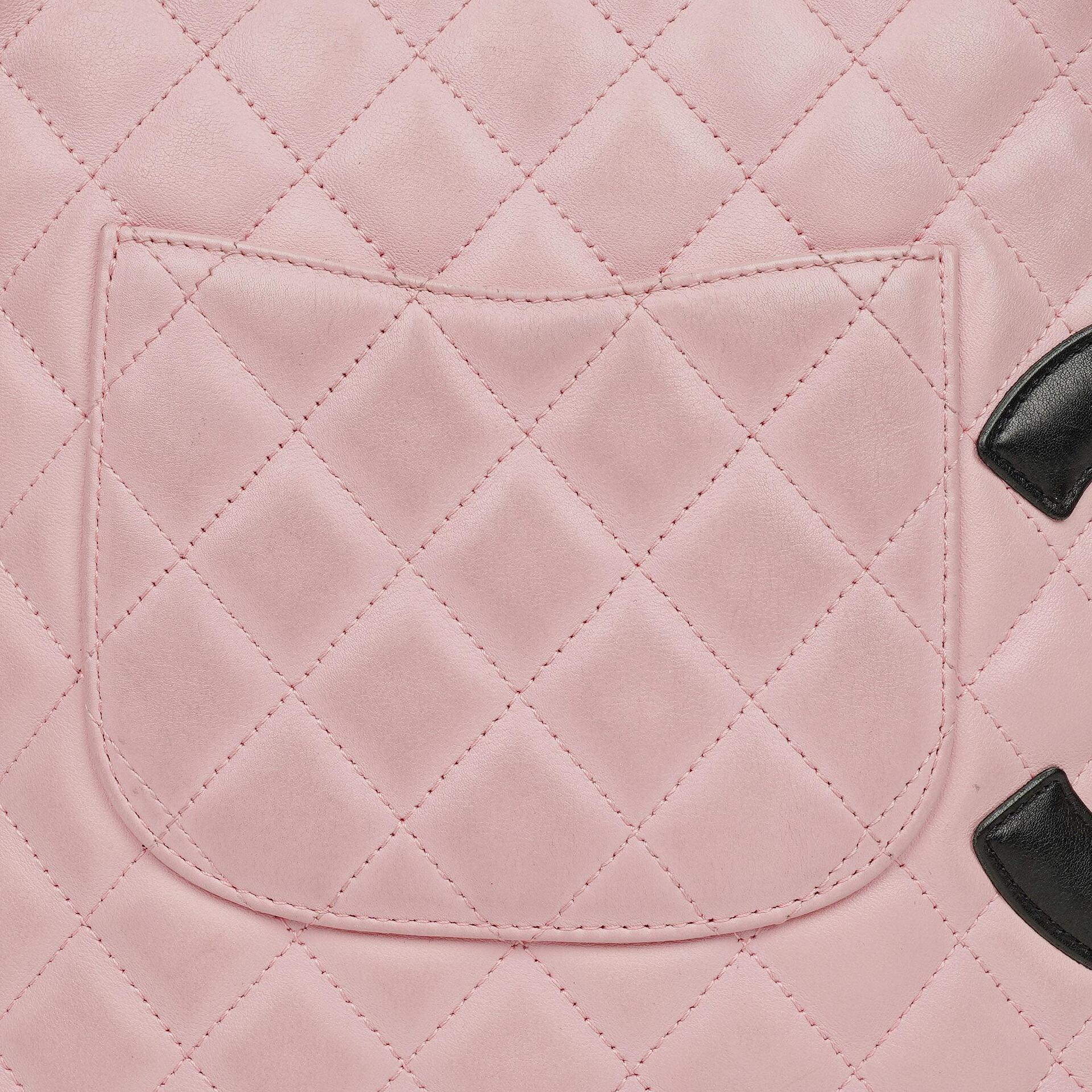 Chanel Cambon mittelgroße Messenger-Tasche aus rosa gestepptem Leder