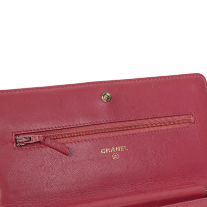 Chanel Camelia Wallet on Chain WOC aus pink geprägtem Lammleder