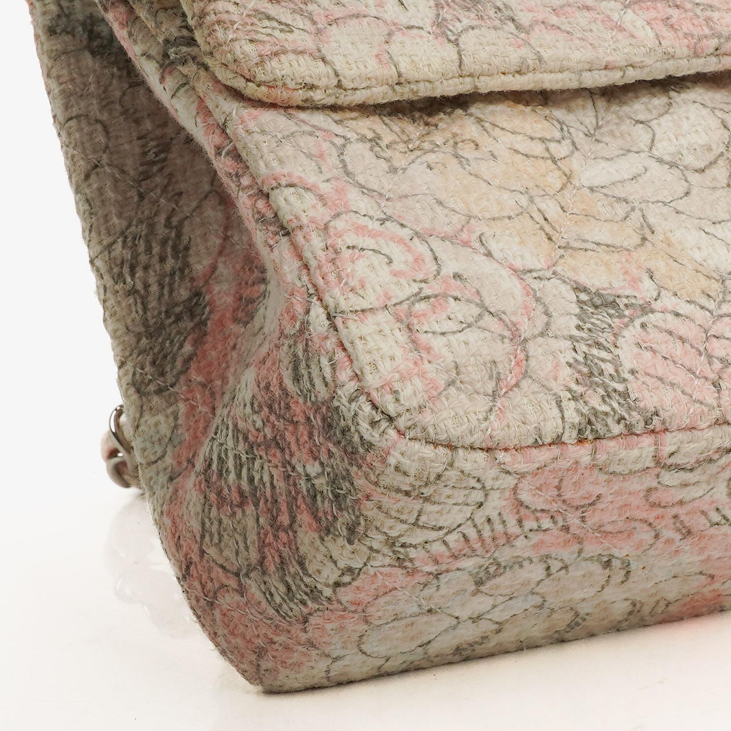 Chanel Camellia Limited Edition Print Tweed Mittelgroße Double Flap Tasche Silberfarbene Beschläge