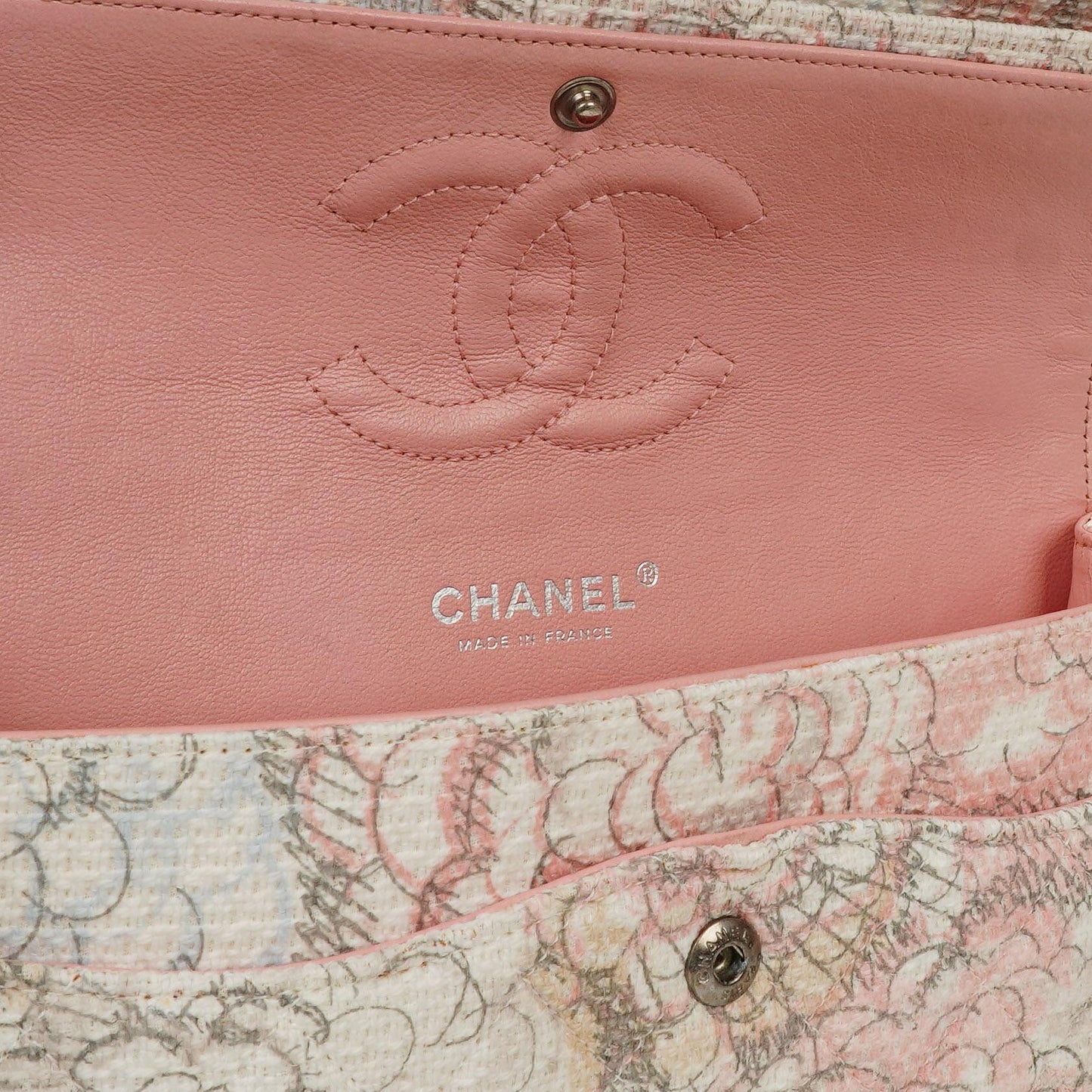 Chanel Camellia Limited Edition Print Tweed Mittelgroße Double Flap Tasche Silberfarbene Beschläge