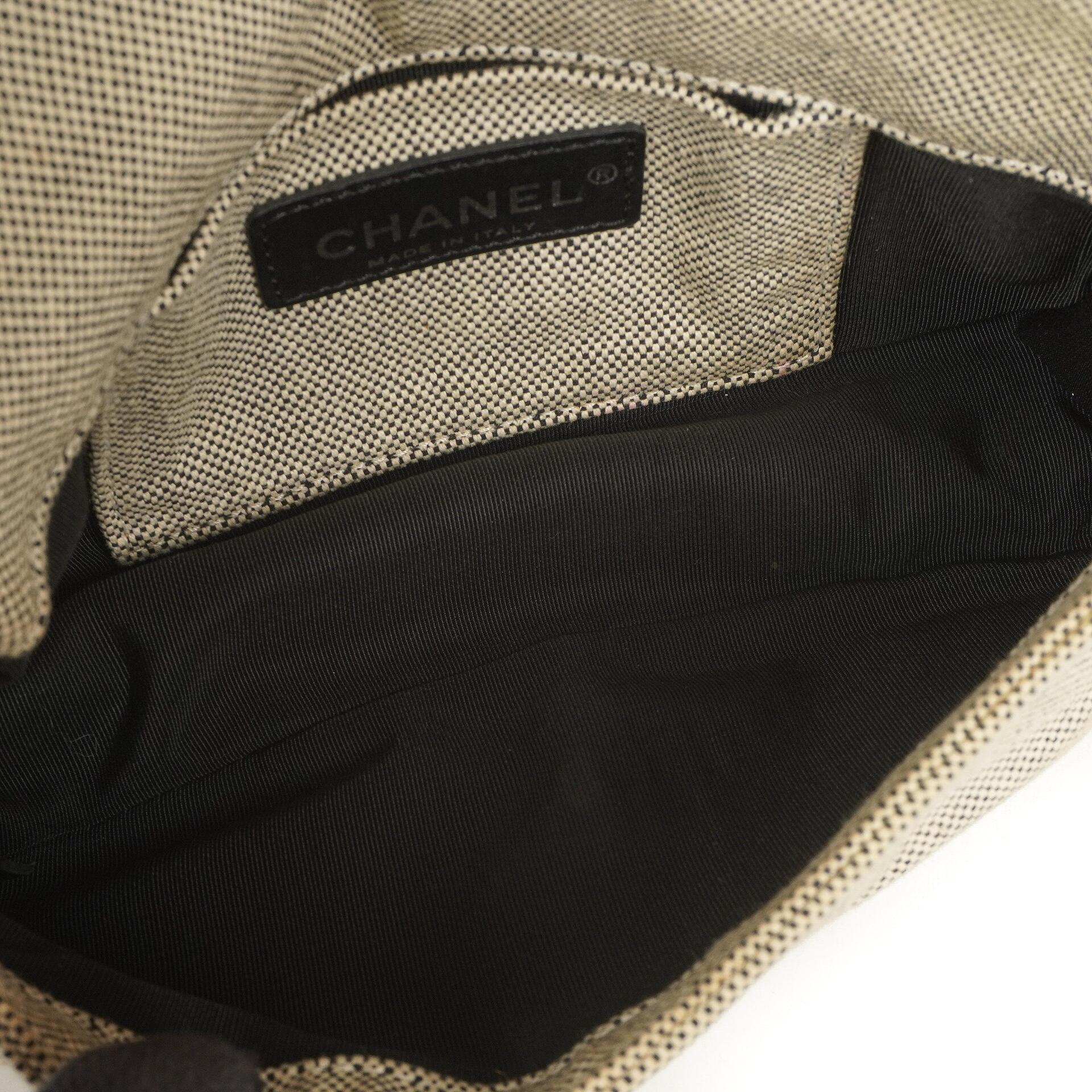 Chanel Camellia No. 5 CC Canvas Klapptasche