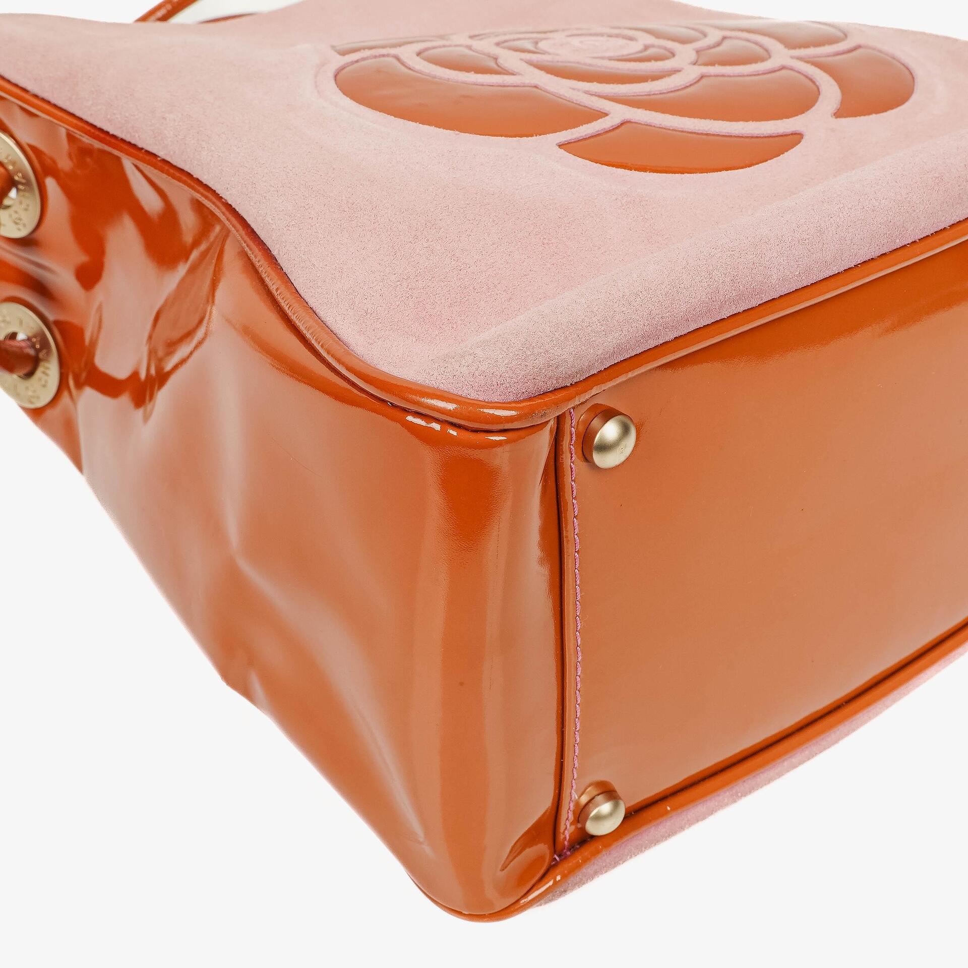 Chanel Camellia Tote Bag aus rosa Wildleder und Patentleder