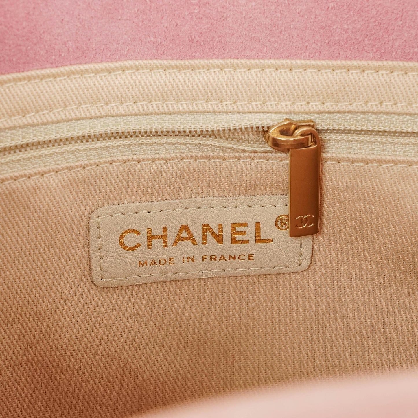 Chanel Camellia Tote Bag aus rosa Wildleder und Patentleder