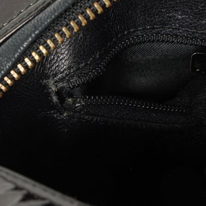 Chanel Camera CC kleine Schultertasche aus schwarzem Lackleder mit Quaste