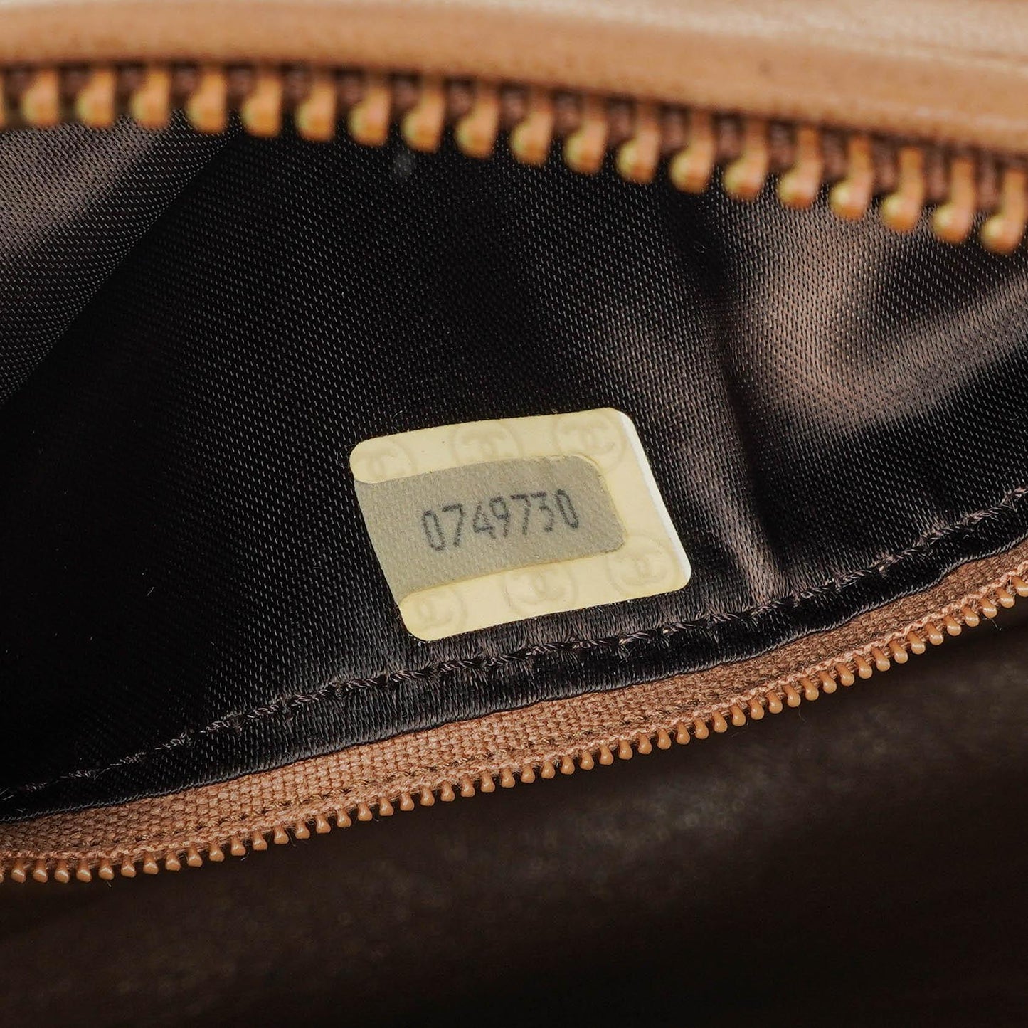 Chanel Camera Umhängetasche aus braunem Leder mit Quaste