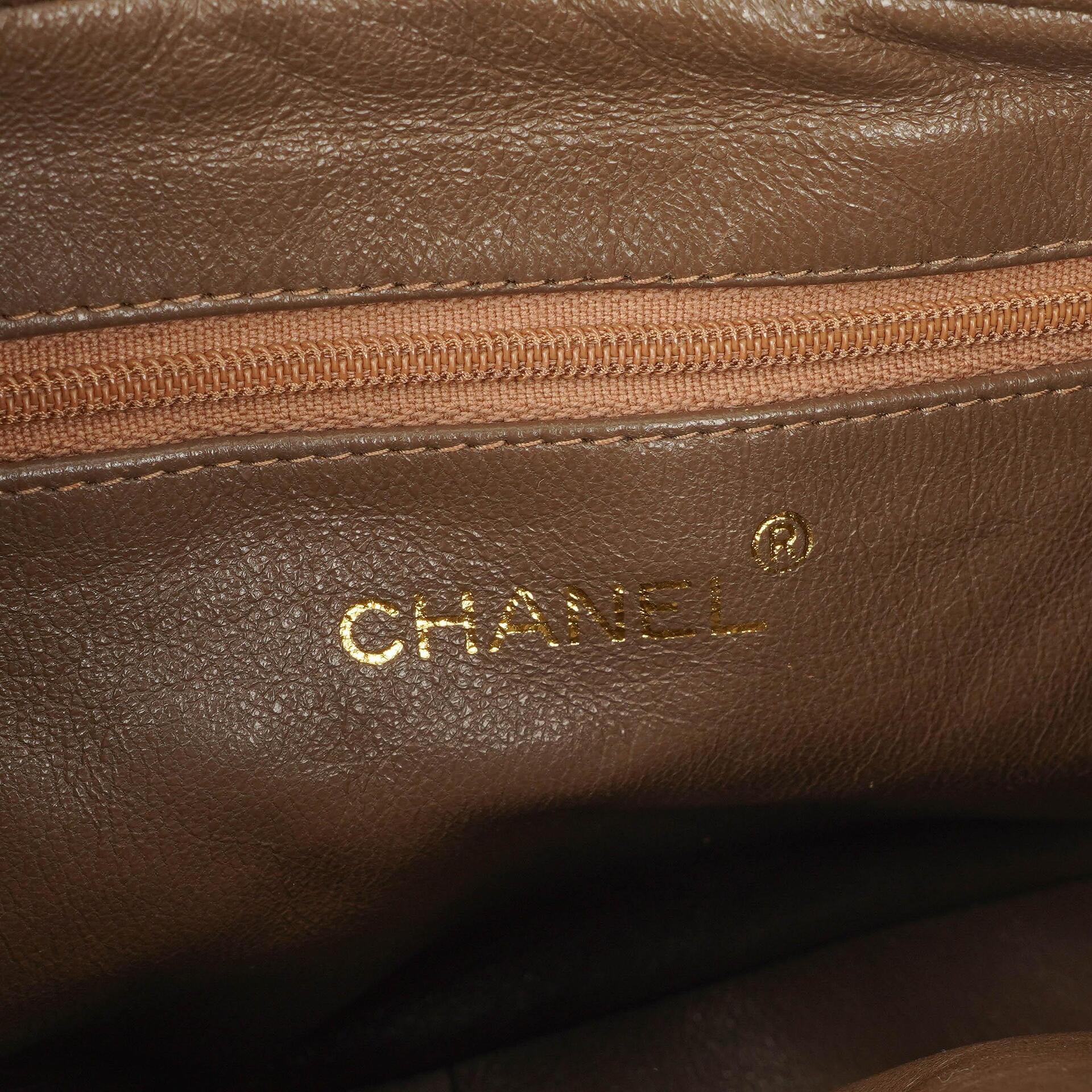 Chanel Camera Umhängetasche aus braunem Leder mit Quaste