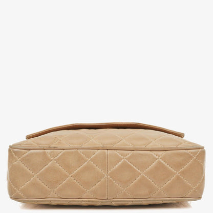 Chanel Camera Tasche aus beigem gestepptem Lammleder mit Quaste und CC