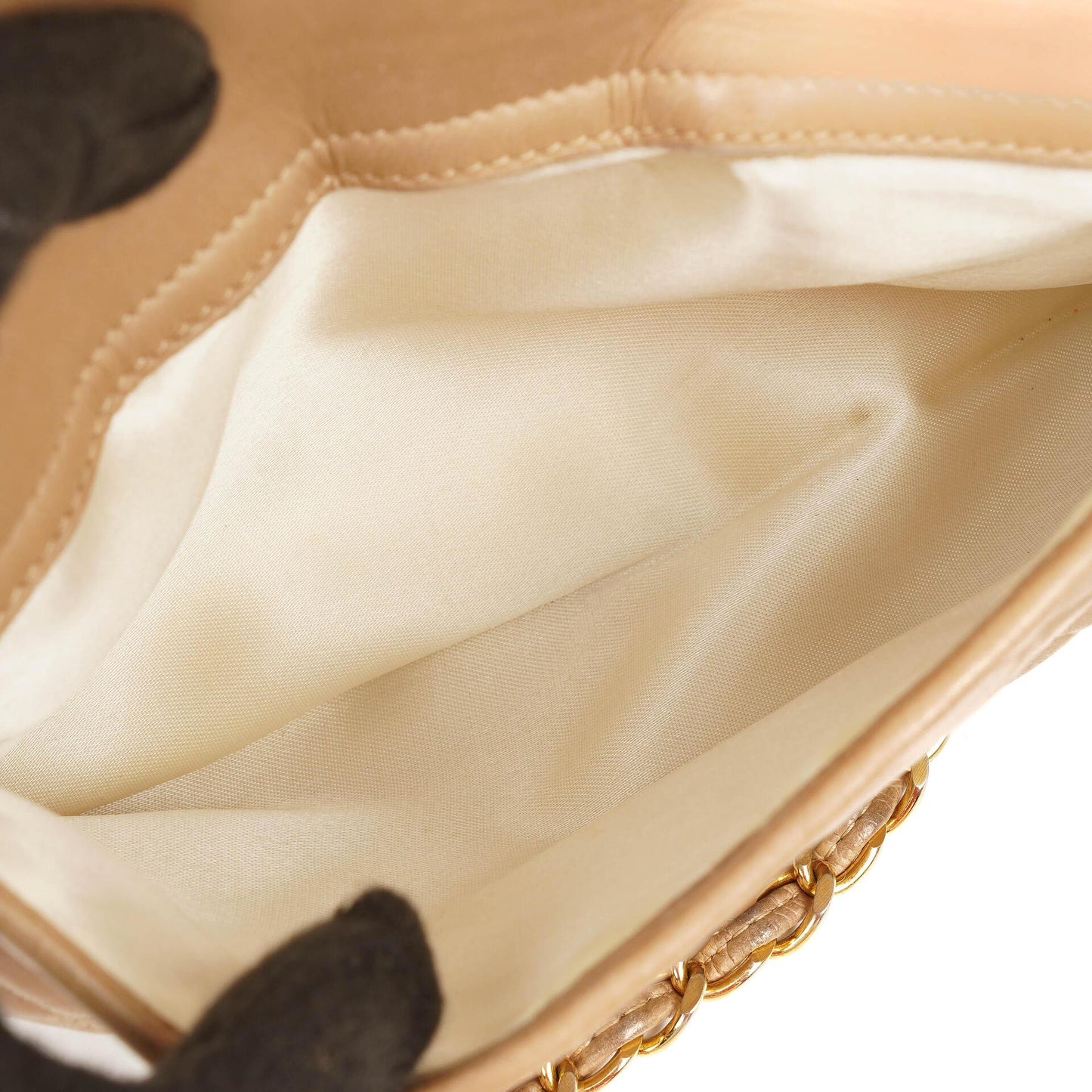 Chanel Camera Tasche aus beigem gestepptem Lammleder mit Quaste und CC