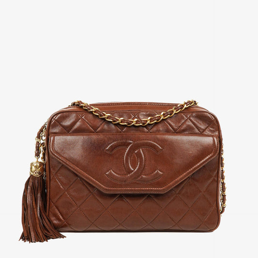 Chanel CC Camera Tassel Bag aus braunem gestepptem Lammleder