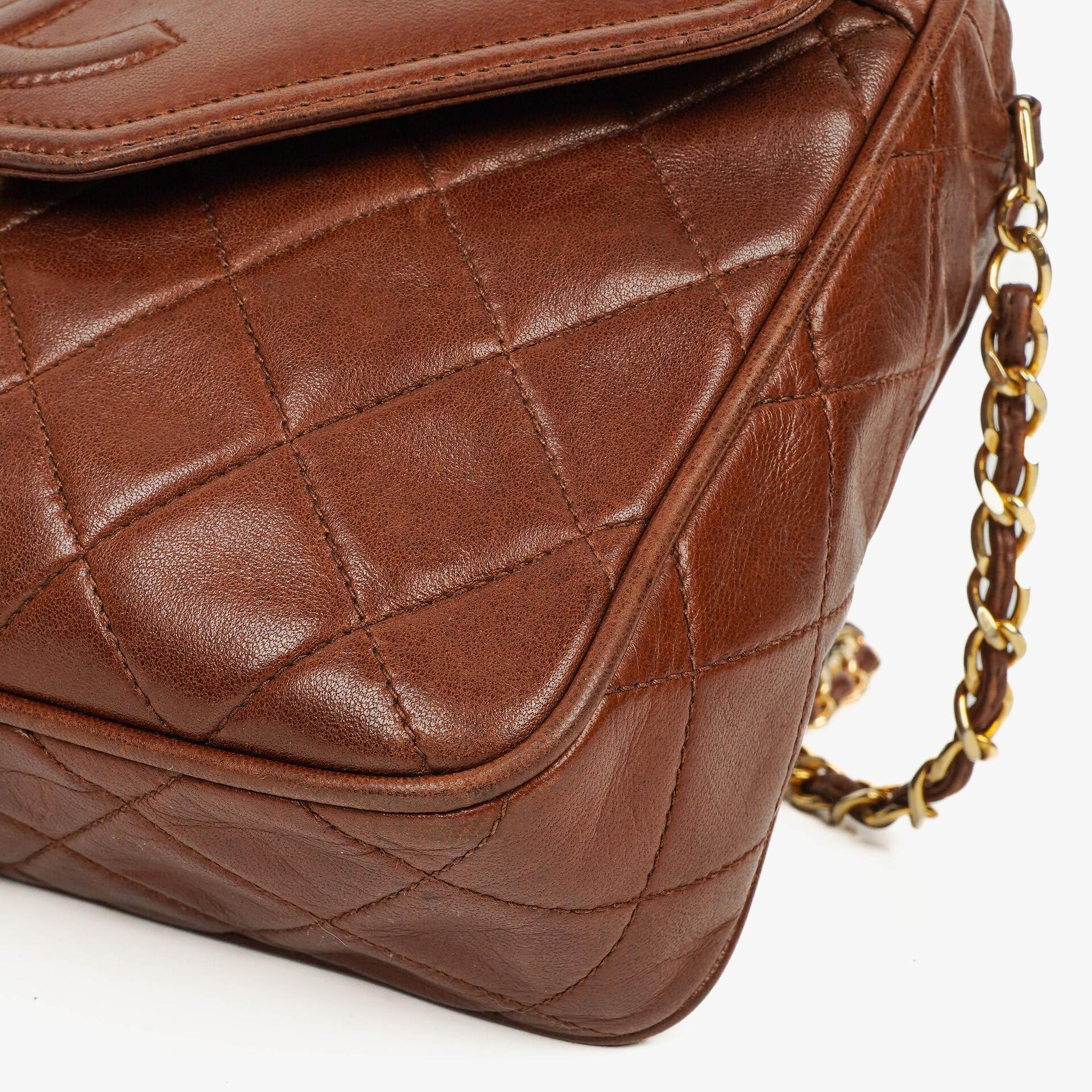 Chanel CC Camera Tassel Bag aus braunem gestepptem Lammleder